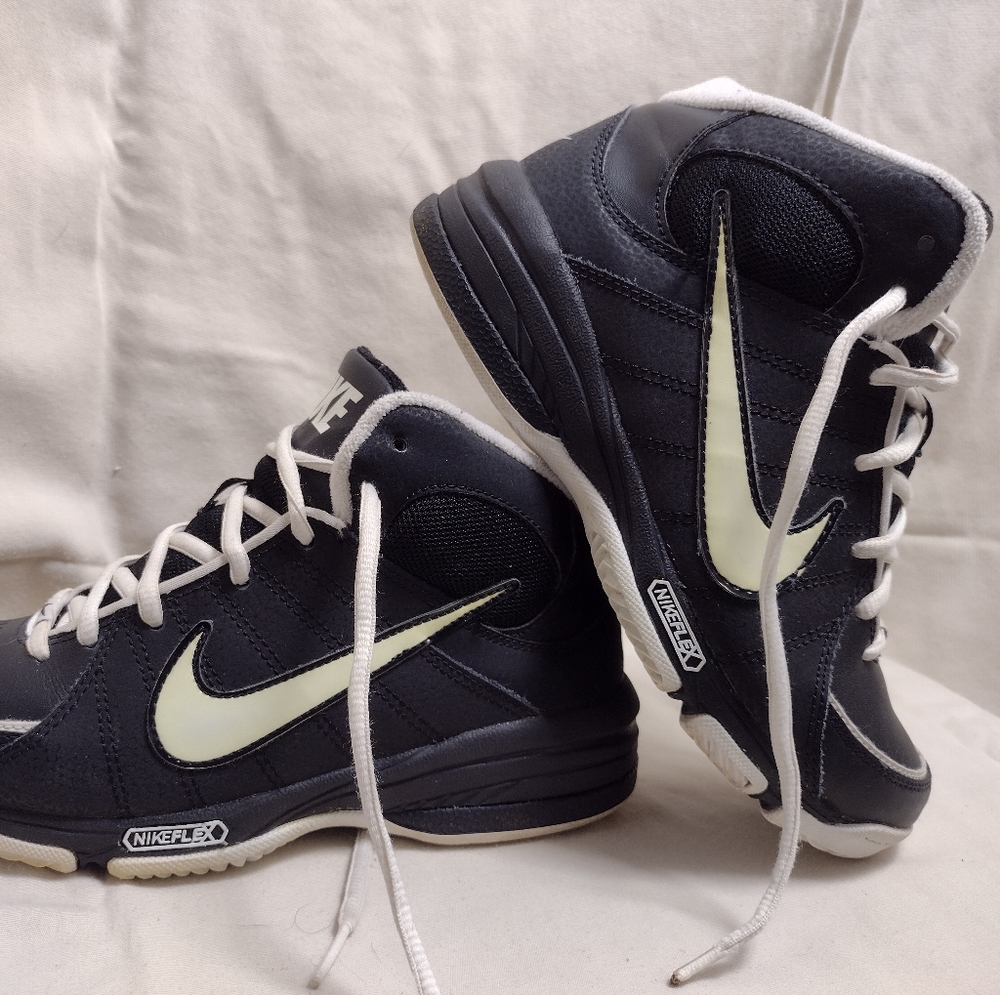 Nike Air Team Trust 3 Flex Basketball Shoes